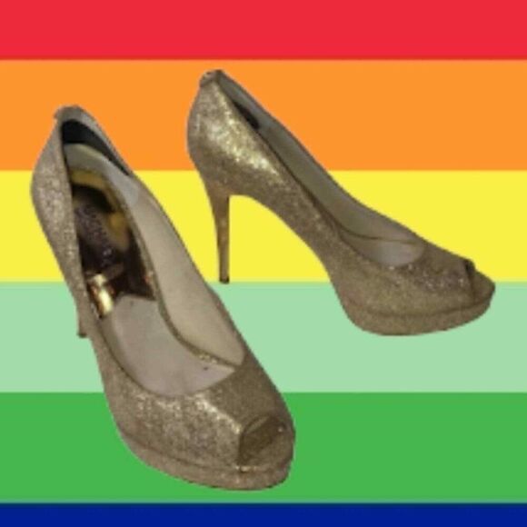 Michael Kors Gold Pumps Size 8 - Picture 2 of 6